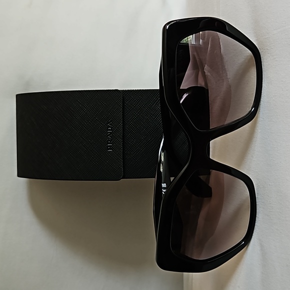 Authentic Prada SPR16R - Picture 4 of 7